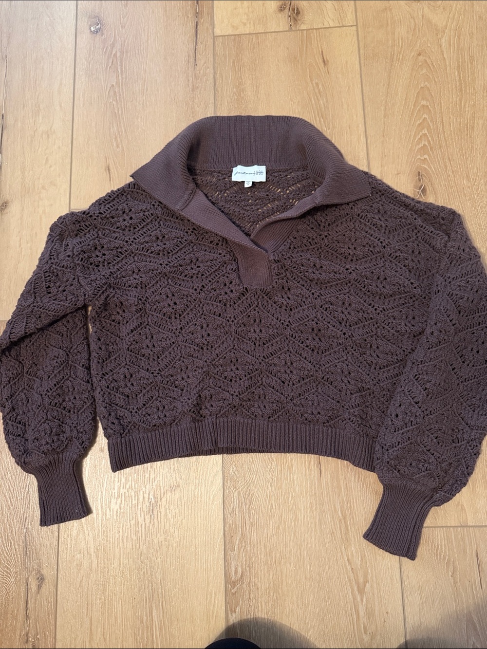 Cropped knit sweater M